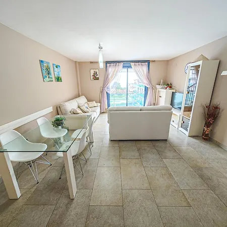 Augusta 4 D Only Families Apartment